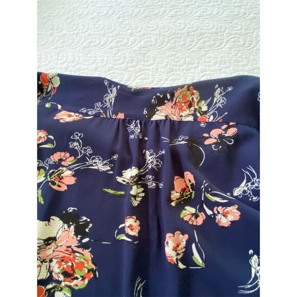 Fun2Fun Navy Blue Floral Print V-Neck Blouse Top Size Small NWOT - Picture 10 of 14